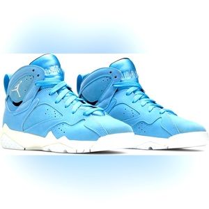 New in box. Nike Air Jordan Retro 7 in Pantone size 9.5